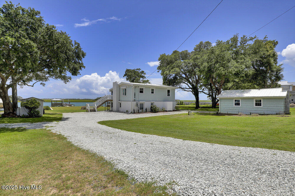 1475 Kings Landing Road