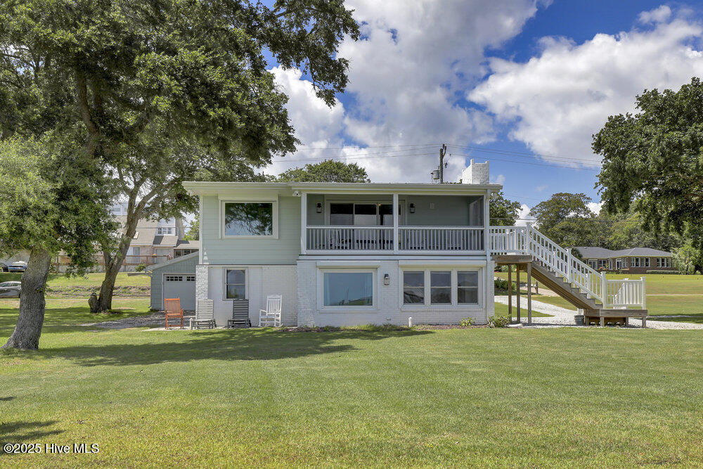 1475 Kings Landing Road