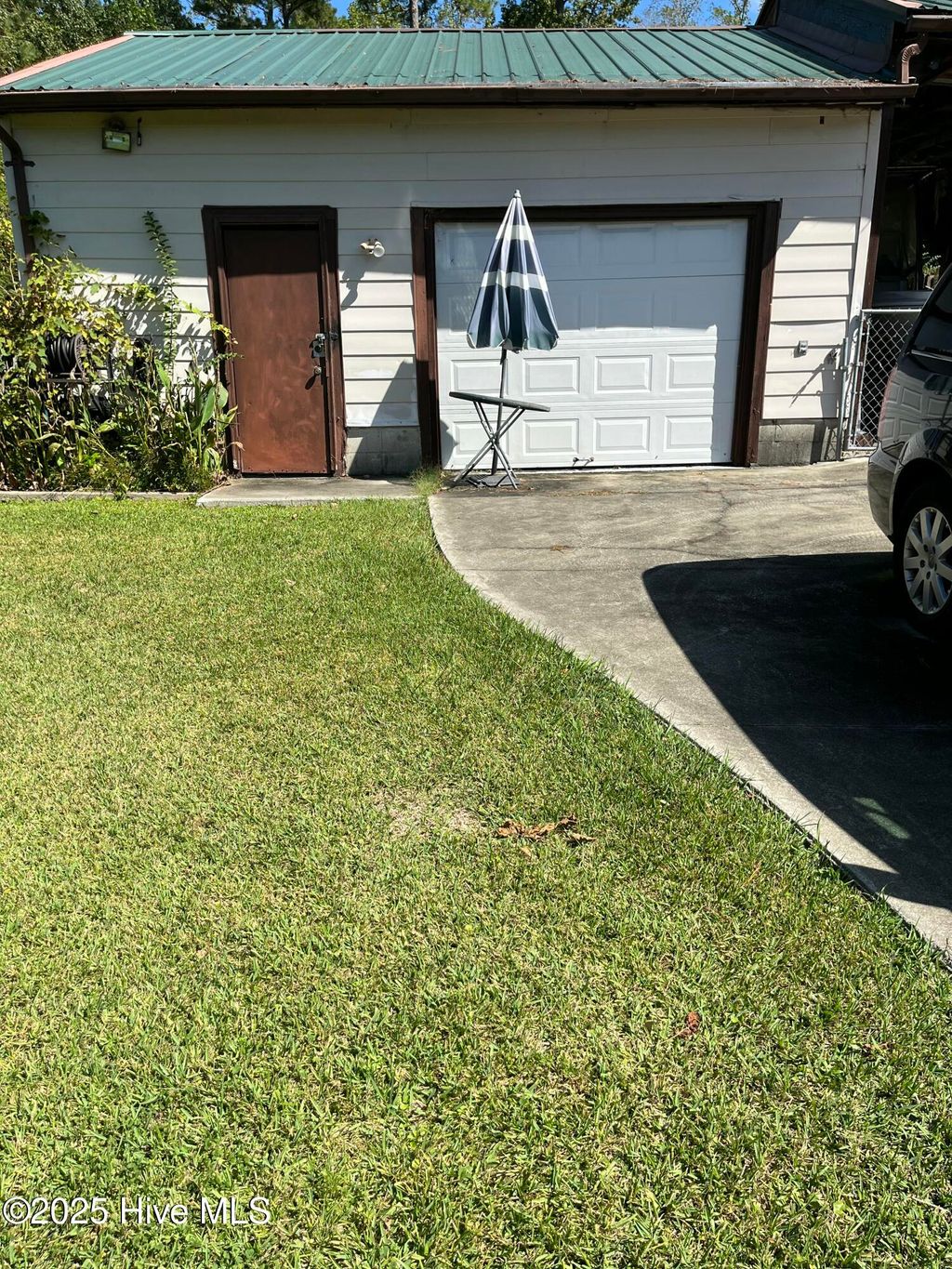 Photo of 102 Fairway Road, Jacksonville, NC 28546 (MLS # 100535550)