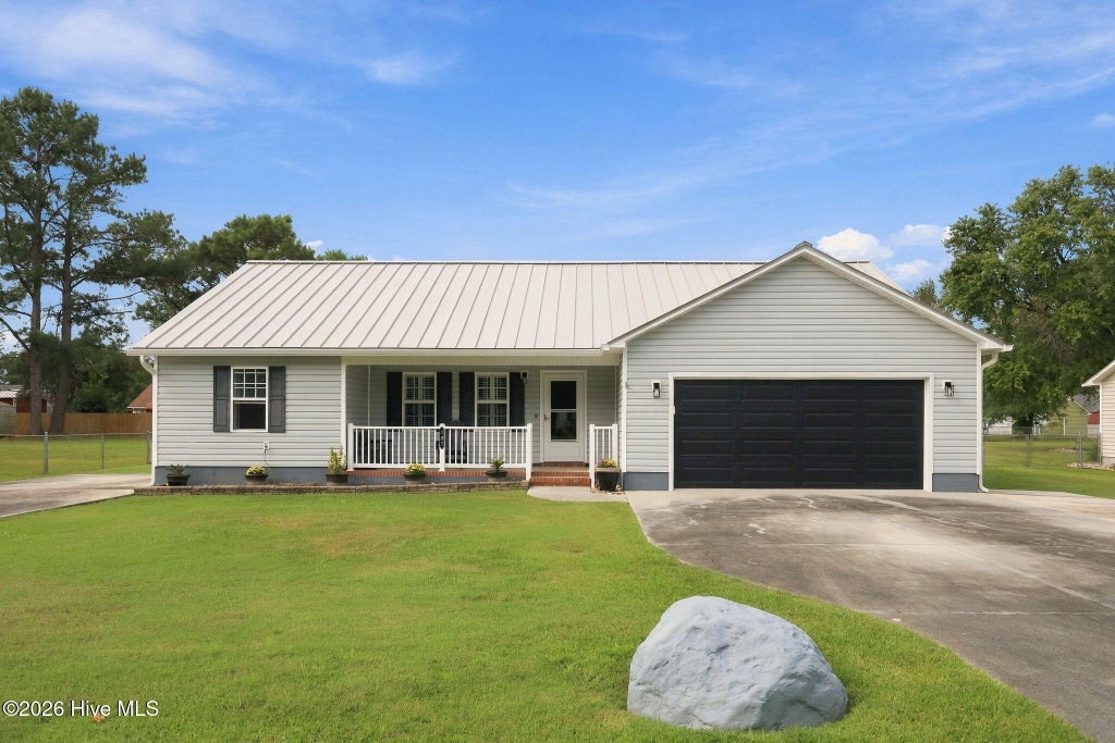 Photo of 107 Fodder Drive, Hubert, NC 28539 (MLS # 100606446)