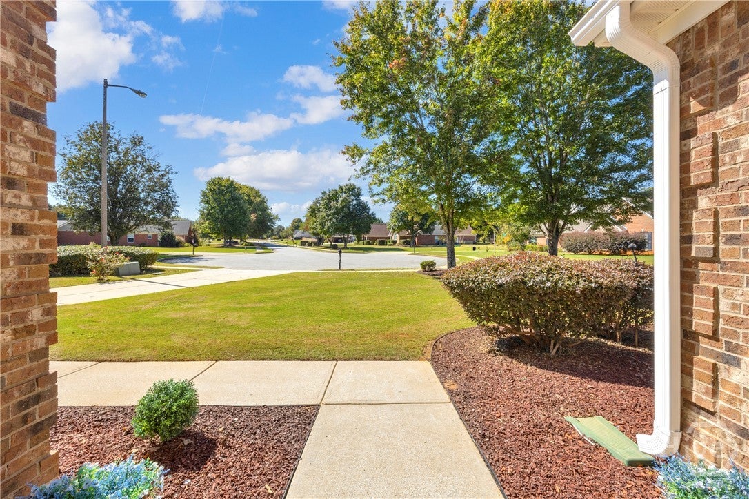 1060 Solitaire Court