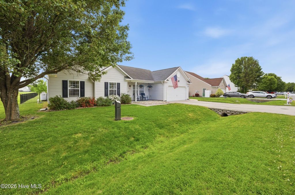 Photo of 165 Green View Road, Moyock, NC 27958 (MLS # 100568575)