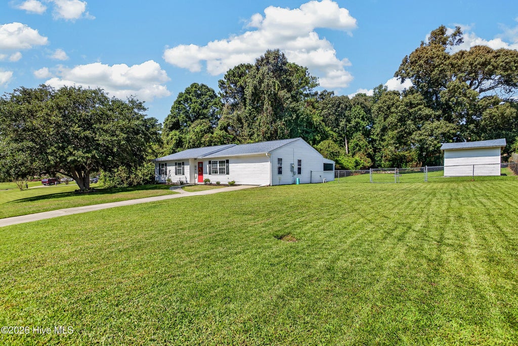 Photo of 606 Duke Court, Jacksonville, NC 28546 (MLS # 100608640)
