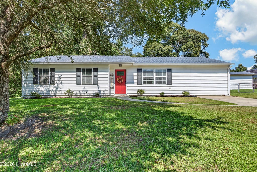 Photo of 606 Duke Court, Jacksonville, NC 28546 (MLS # 100608640)