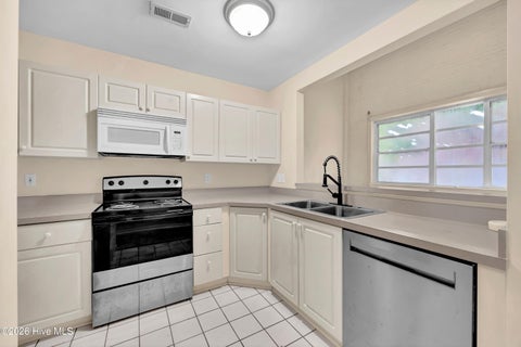 Tiny photo for 311 N 2nd Street #Apt H, Wilmington, NC 28401 (MLS # 100609060)