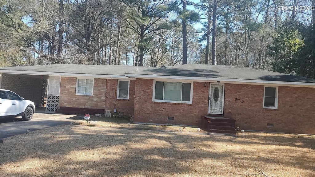 Photo of 510 Pine Street, Smithfield, NC 27577 (MLS # 100562038)