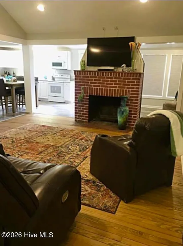 227 Colonial Beach Road, photo 5 of 12