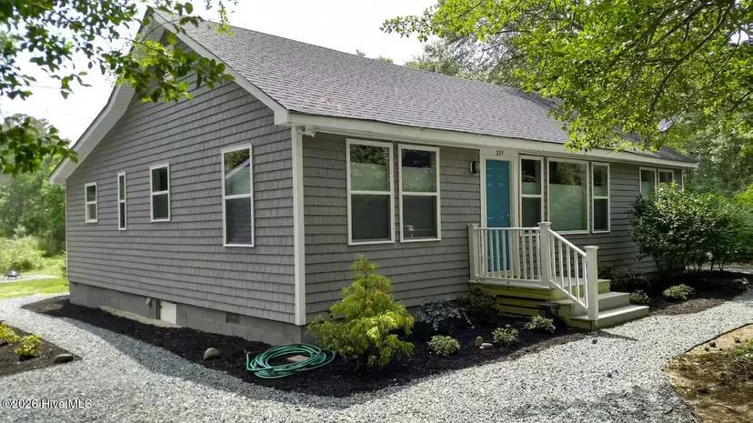 227 Colonial Beach Road, photo 1 of 12