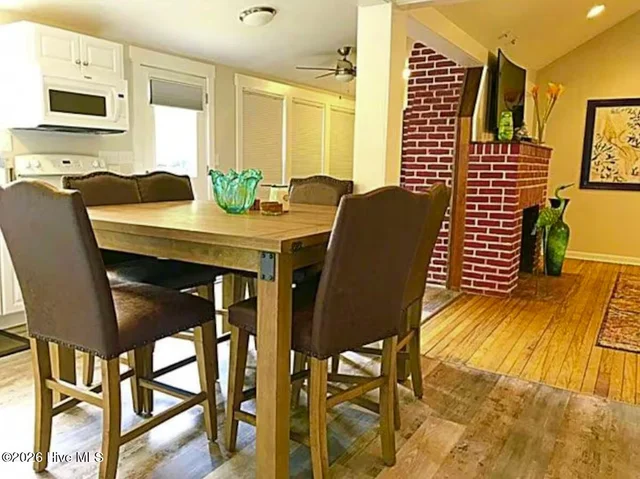 227 Colonial Beach Road, photo 4 of 12