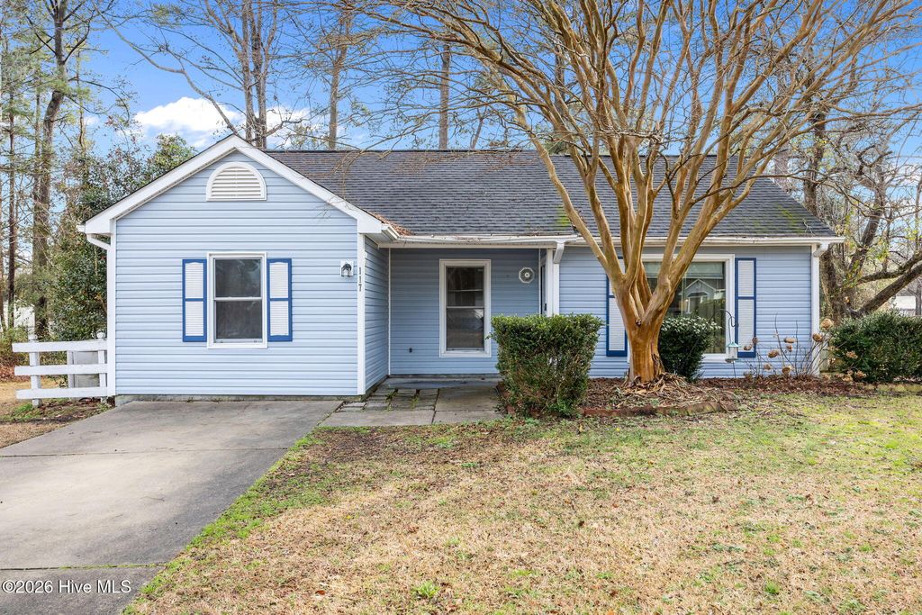 Photo of 117 Tiffany Place, Jacksonville, NC 28546 (MLS # 100559460)