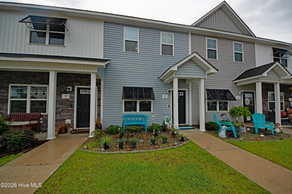 Photo of 7 Catalina Circle, Swansboro, NC 28584 (MLS # 100592800)
