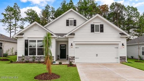Photo of 804 Fernwind Circle, Aberdeen, NC 28315 (MLS # 100548343)