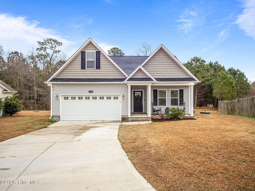 Photo of 102 Moonstone Court, Jacksonville, NC 28546 (MLS # 100565720)