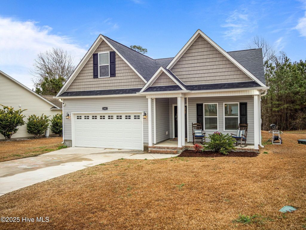 Photo of 102 Moonstone Court, Jacksonville, NC 28546 (MLS # 100565720)