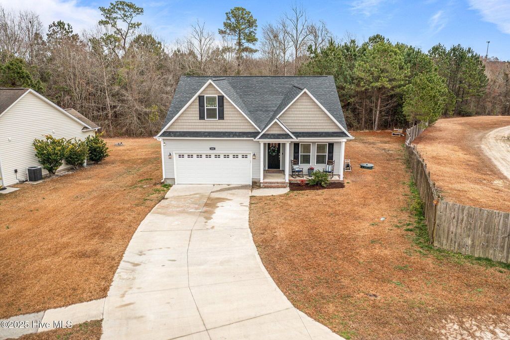 Photo of 102 Moonstone Court, Jacksonville, NC 28546 (MLS # 100565720)