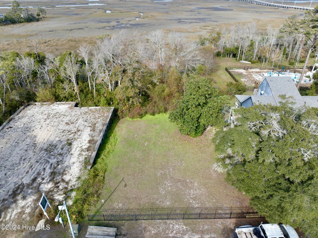 Photo of 206 Elizabeth Drive, Oak Island, NC 28465 (MLS # 100489226)
