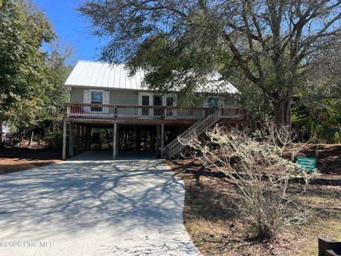 Homes For Sale - 128 Page Place<br/> Emerald Isle, NC 28594