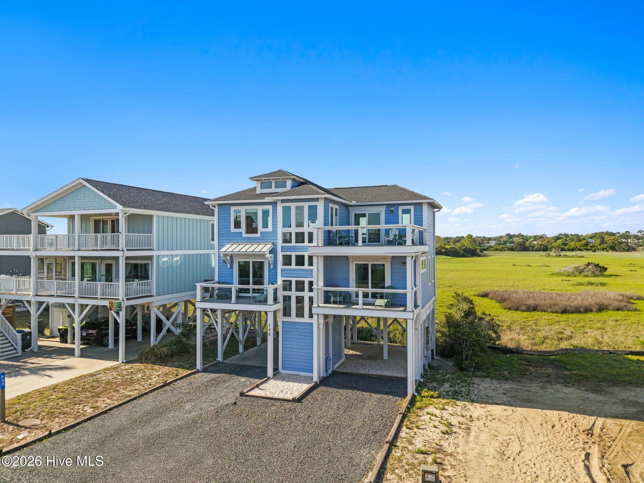 598 Ocean Boulevard W