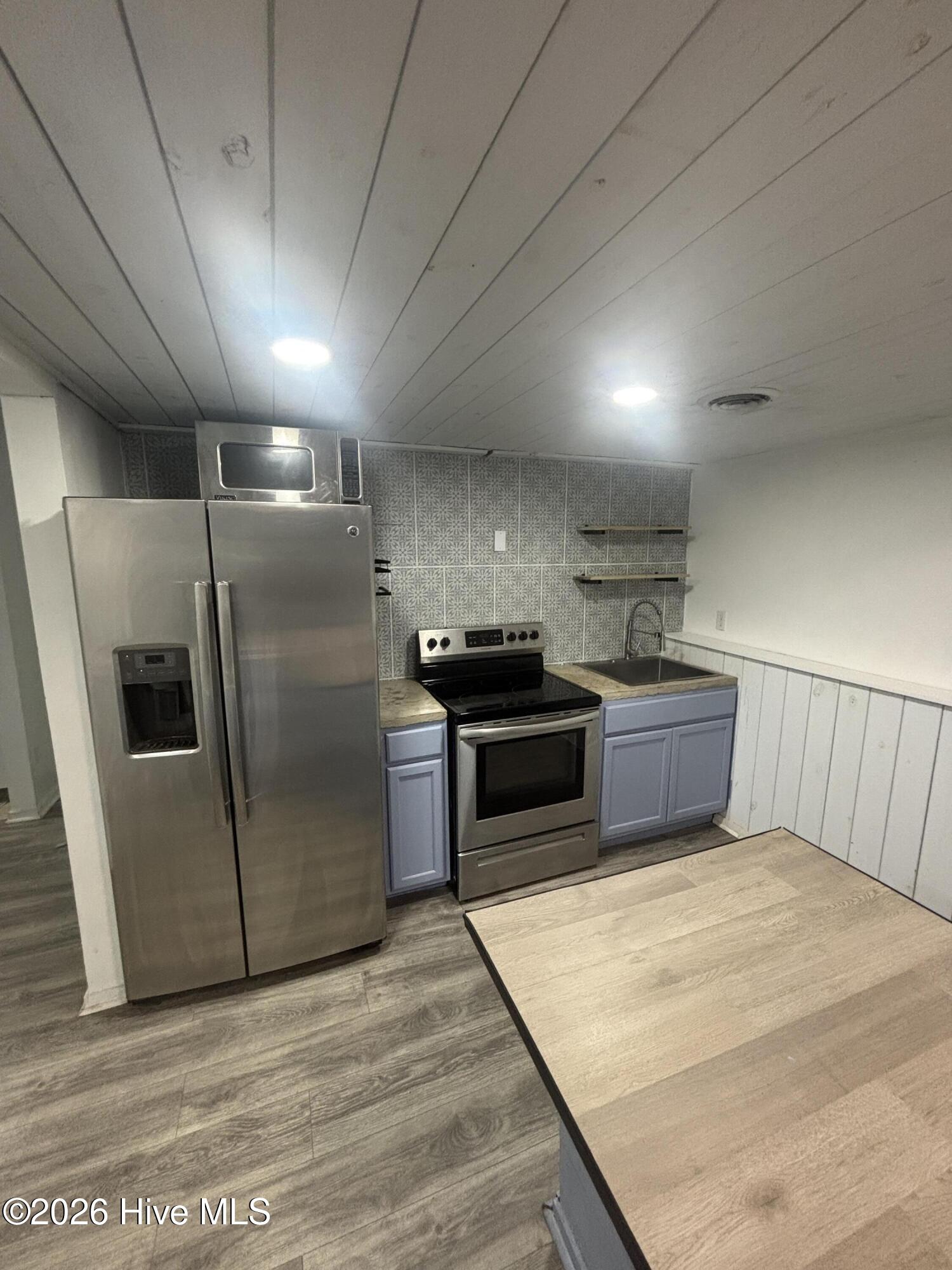 4916 Pompano Court