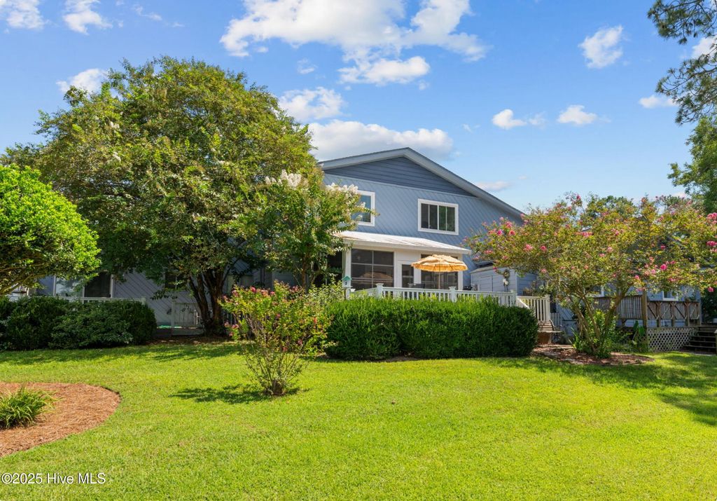 Photo of 22 Harbour Walk, New Bern, NC 28562 (MLS # 100527745)