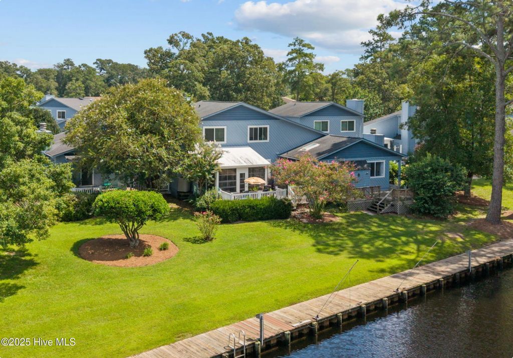 Photo of 22 Harbour Walk, New Bern, NC 28562 (MLS # 100527745)