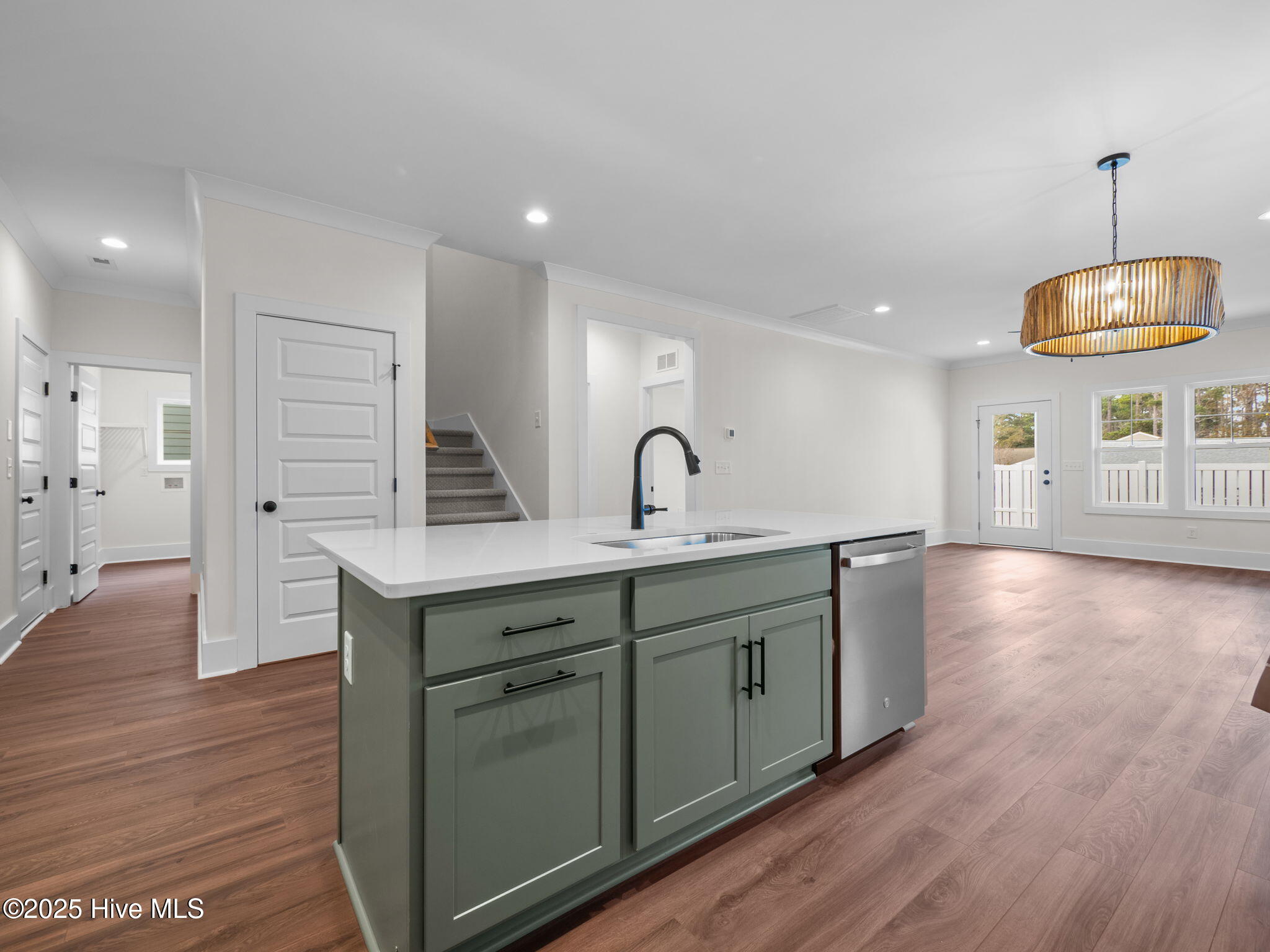 126 Pine View Boulevard