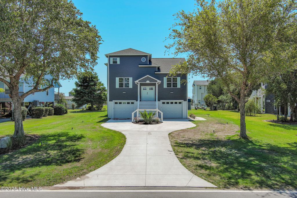 Photo of 170 Grandview Drive, Sneads Ferry, NC 28460 (MLS # 100511254)