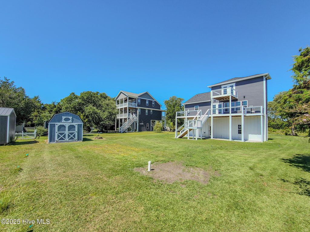 Photo of 170 Grandview Drive, Sneads Ferry, NC 28460 (MLS # 100511254)