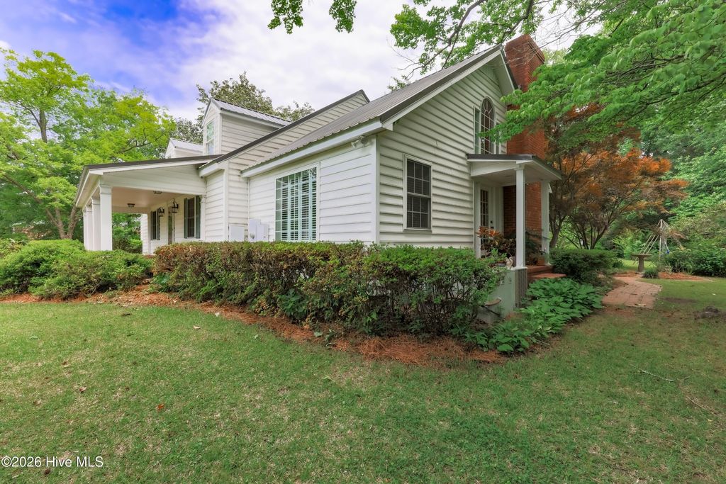 Photo of 218 N Duplin Street, Wallace, NC 28466 (MLS # 100573333)