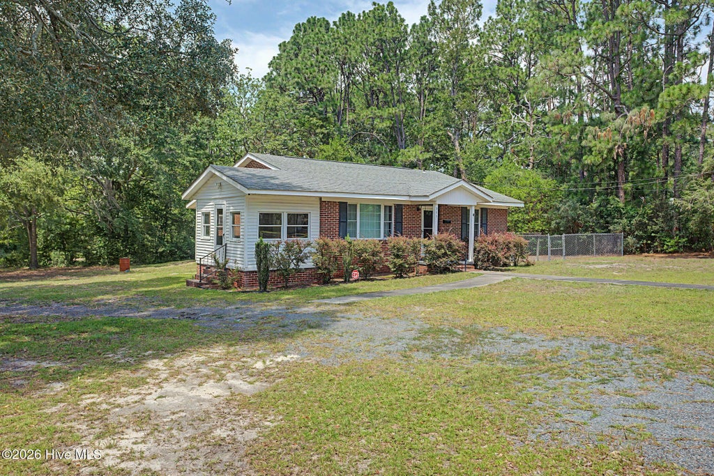 Photo of 506 Hawthorne Street, Hamlet, NC 28345 (MLS # 100602052)