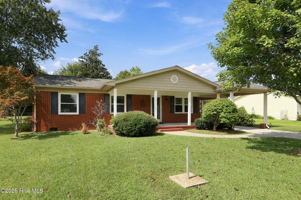 Photo of 1624 New Bern Street, Newport, NC 28570 (MLS # 100605874)