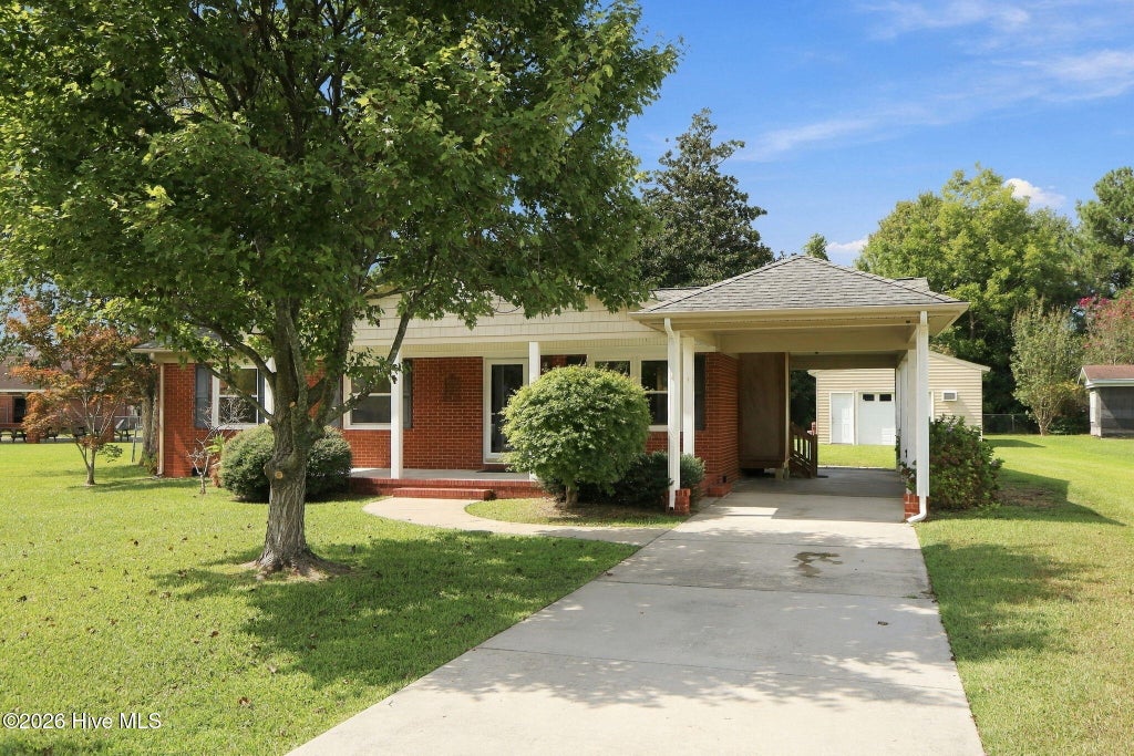 Photo of 1624 New Bern Street, Newport, NC 28570 (MLS # 100605874)