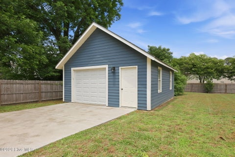 Tiny photo for 314 E 2nd Street, Washington, NC 27889 (MLS # 100580877)