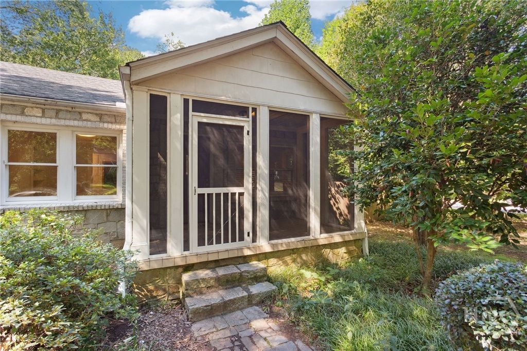 Photo of 385 Sunset Drive Dr, Athens, GA 30606 (MLS # CL356130)