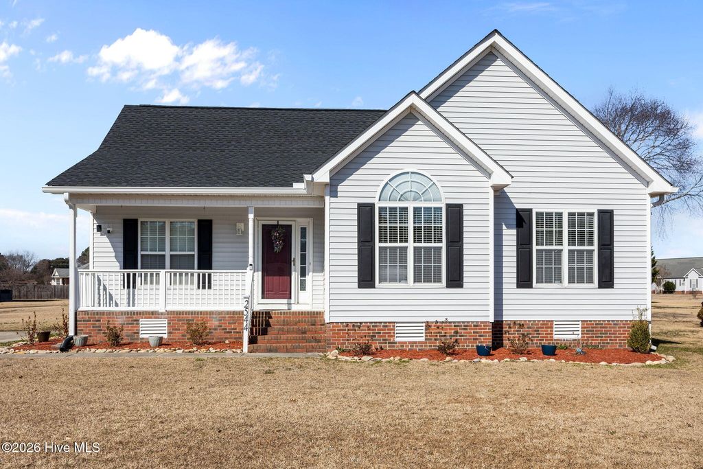 Photo of 2544 Amanda Place, Winterville, NC 28590 (MLS # 100554792)