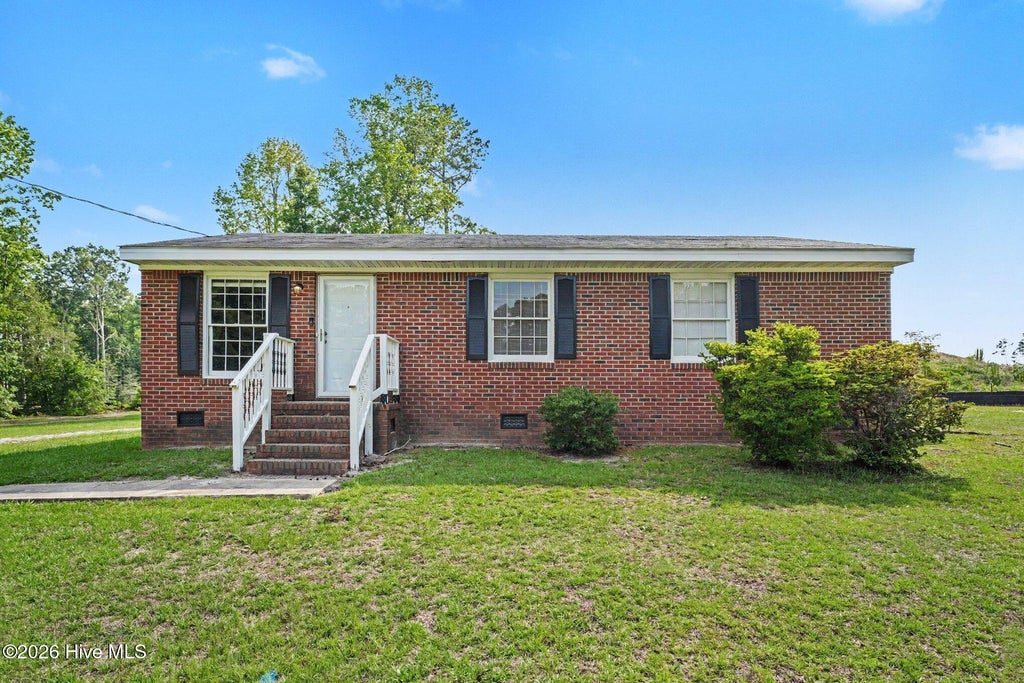 Photo of 125 Surry Drive, Nashville, NC 27856 (MLS # 100590959)