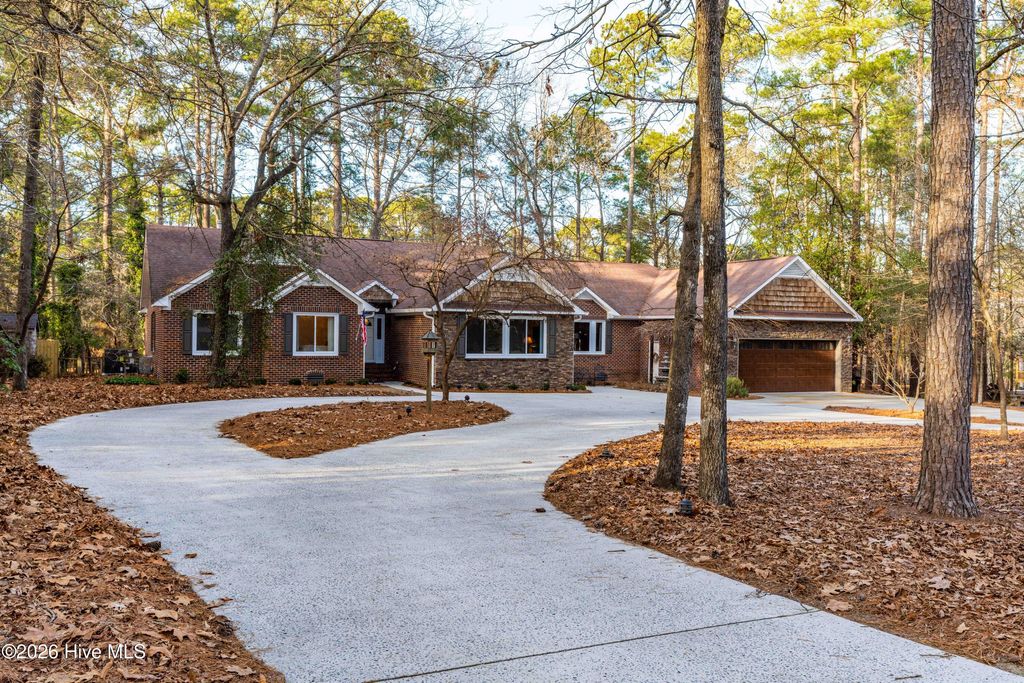Photo of 335 Sprunt Drive, Clinton, NC 28328 (MLS # 100536409)