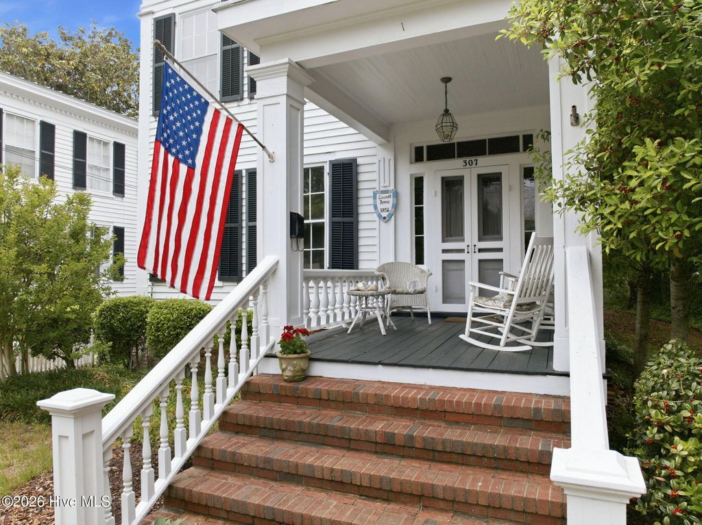 Photo of 307 Ann Street, Beaufort, NC 28516 (MLS # 100571441)