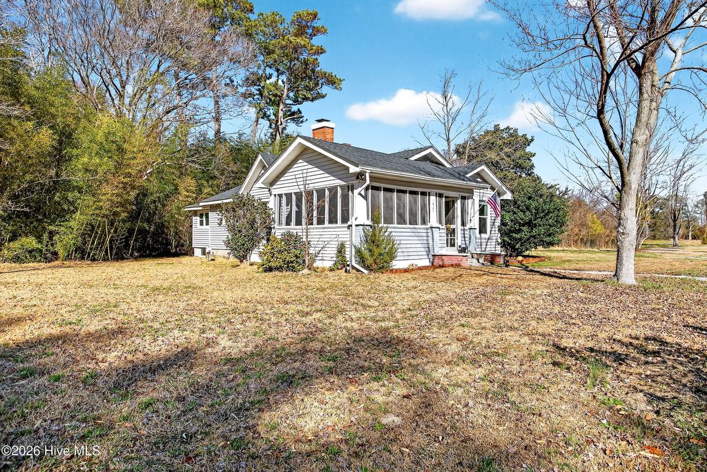 Photo of 1527 Riggs Road, Maysville, NC 28555 (MLS # 100550678)