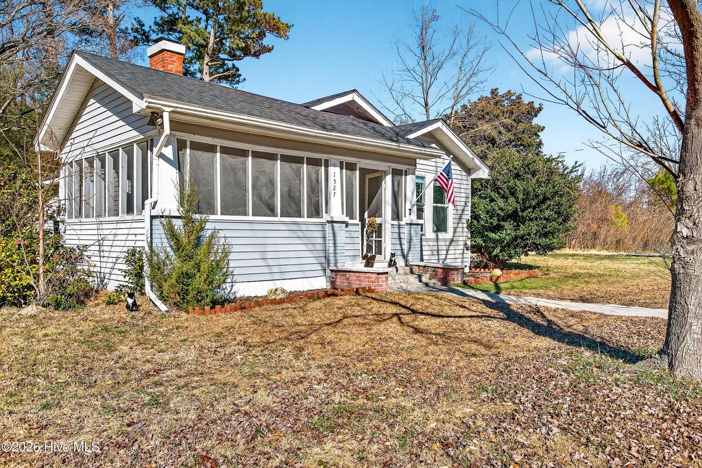 Photo of 1527 Riggs Road, Maysville, NC 28555 (MLS # 100550678)