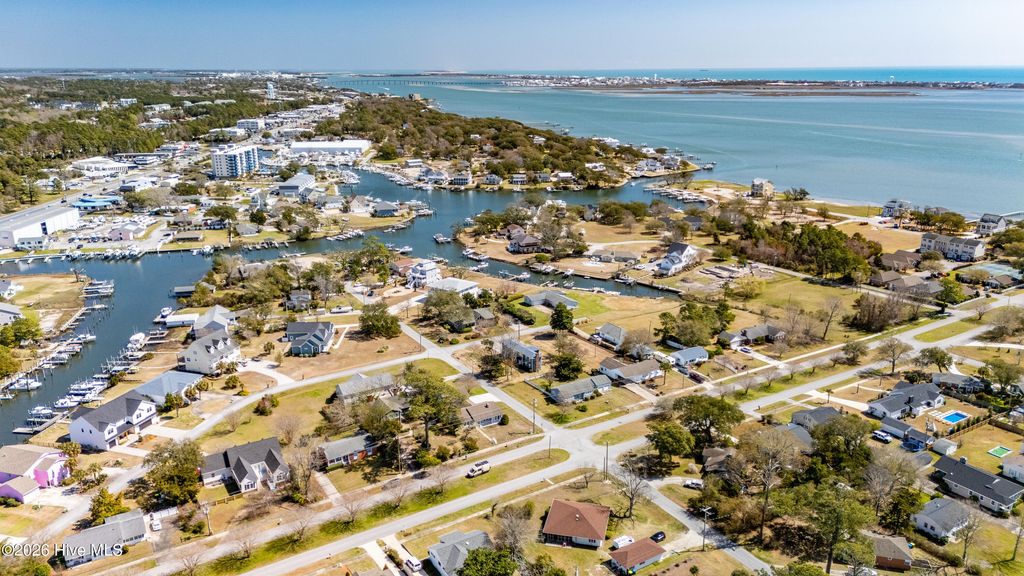 Photo of 211 Mansfield Parkway, Morehead City, NC 28557 (MLS # 100562794)