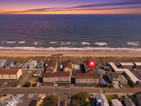 Condo For Sale - 1101 Lake Park Boulevard #UNIT C5<br/> Carolina Beach, NC 28428
