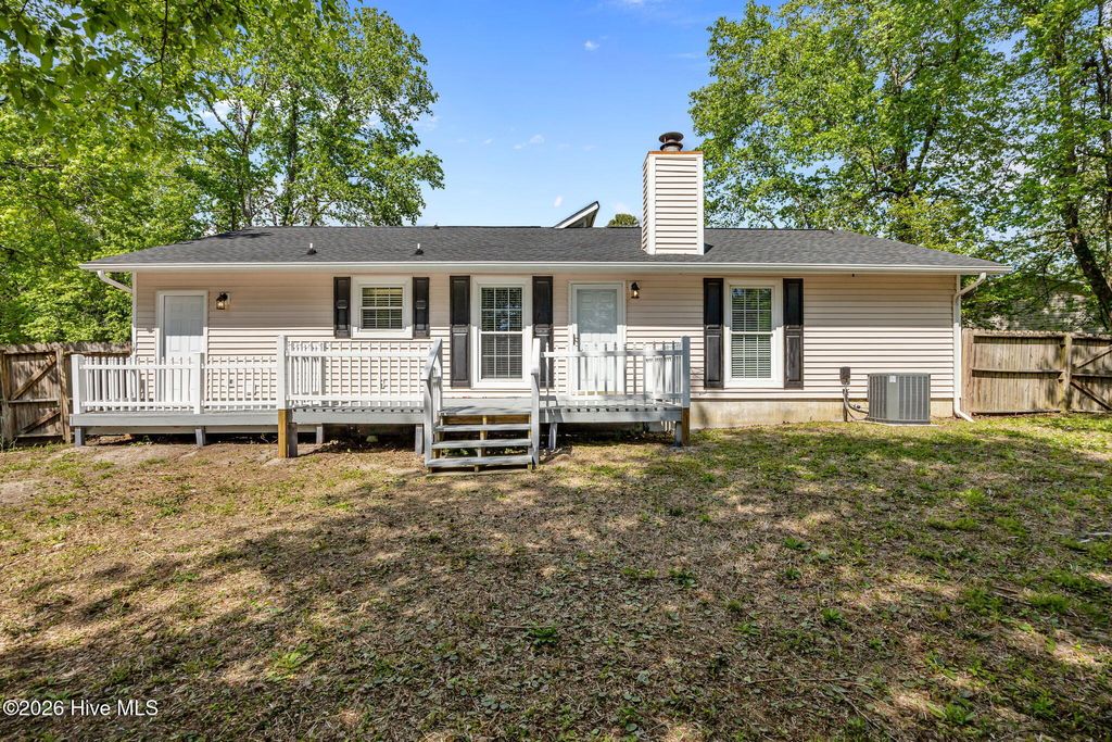 Photo of 104 Lanell Court, Hubert, NC 28539 (MLS # 100568407)