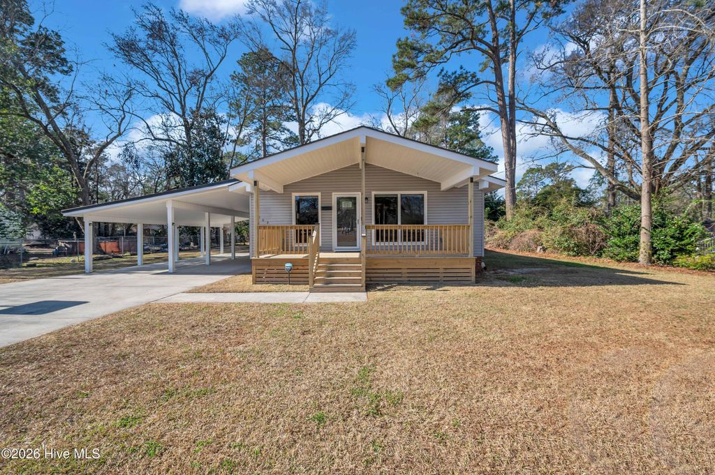 Photo of 103 N Thompson Street, Whiteville, NC 28472 (MLS # 100547625)