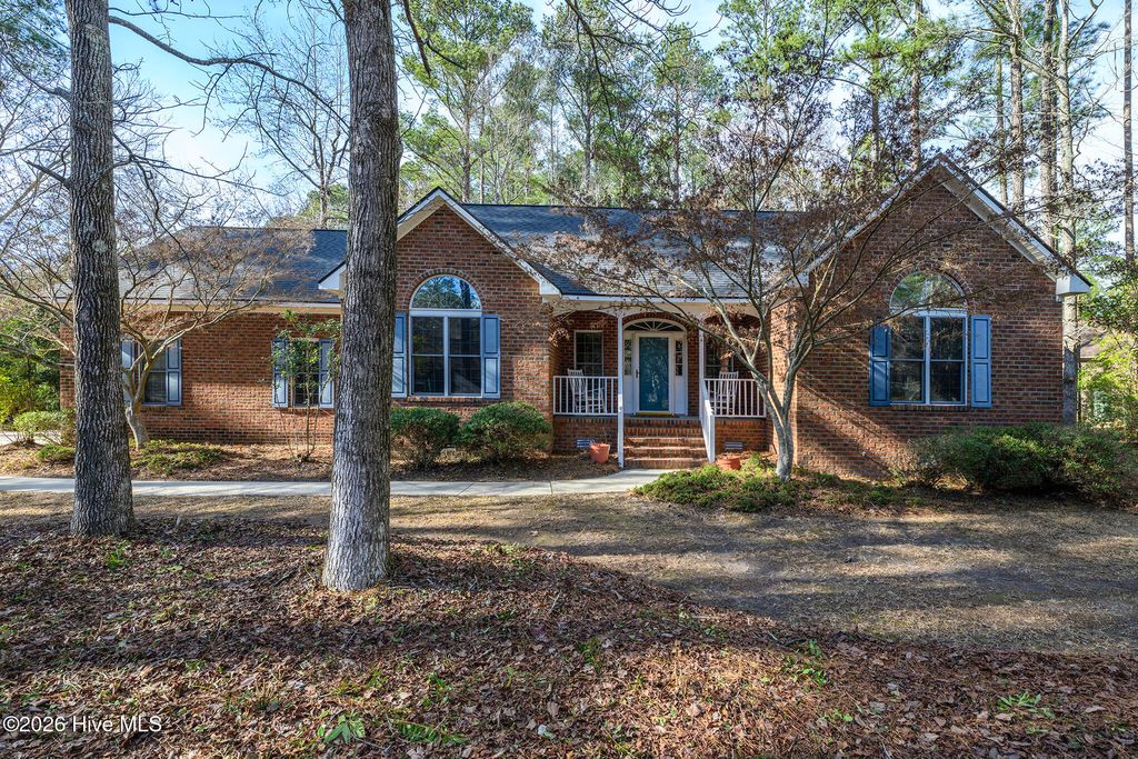 Photo of 119 Saint Andrews Circle, New Bern, NC 28562 (MLS # 100554417)