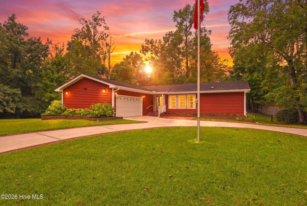 Photo of 5 Laran Road, Jacksonville, NC 28540 (MLS # 100610101)