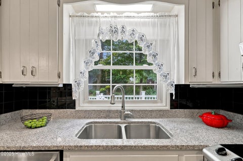 Tiny photo for 5 Laran Road, Jacksonville, NC 28540 (MLS # 100610101)