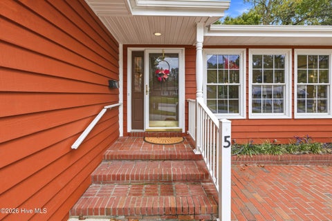 Tiny photo for 5 Laran Road, Jacksonville, NC 28540 (MLS # 100610101)