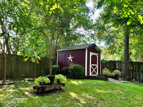 Tiny photo for 5 Laran Road, Jacksonville, NC 28540 (MLS # 100610101)