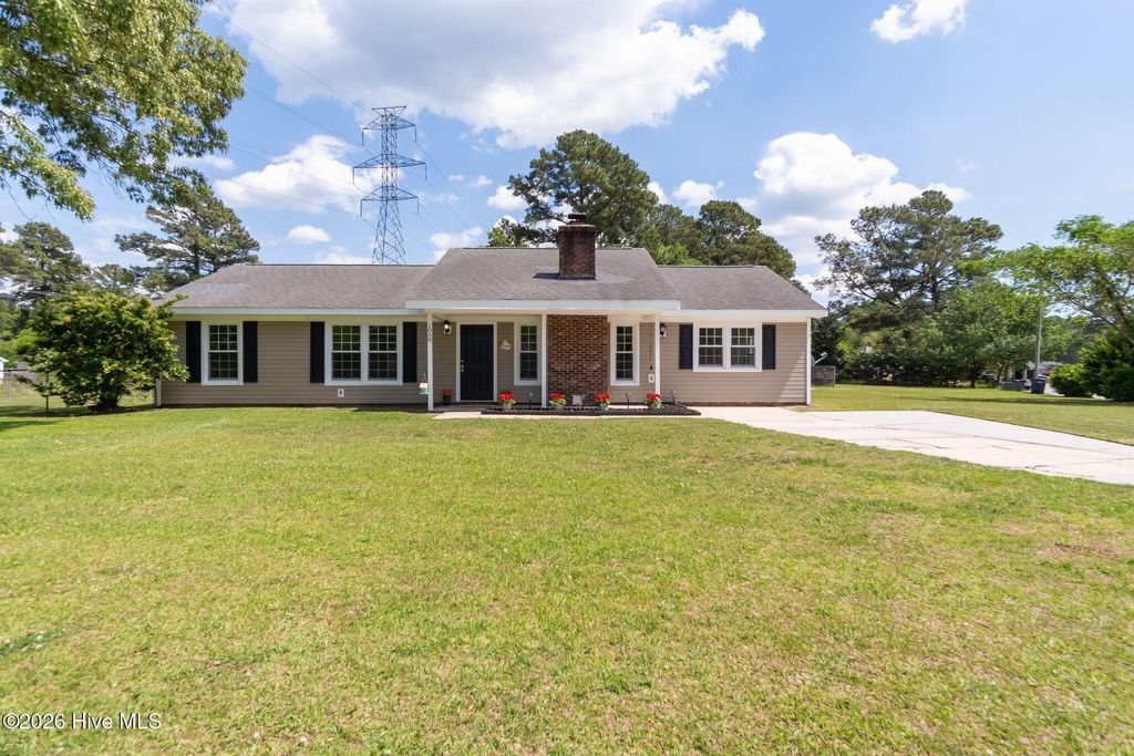 Photo of 1008 Brynn Marr Road, Jacksonville, NC 28546 (MLS # 100568369)